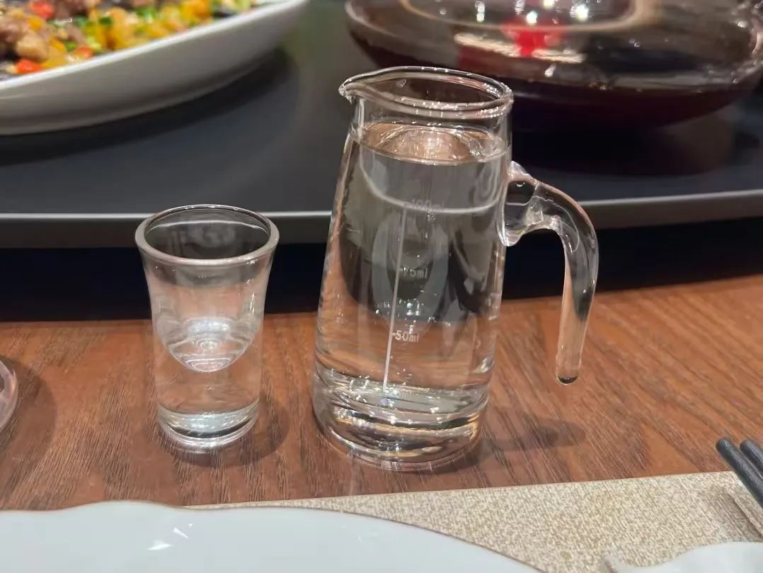 四川结石病医院医生提醒:记住这些“招数”,春节吃饭、打牌必备(图6) 四川结石病医院医生提醒:记住这些“招数”,春节吃饭、打牌必备(图6)