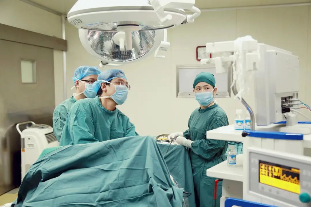 胆结石可以不管吗?四川胆结石医院专家提醒:当心小毛病拖成癌!(图3) 胆结石可以不管吗?四川胆结石医院专家提醒:当心小毛病拖成癌!(图3)