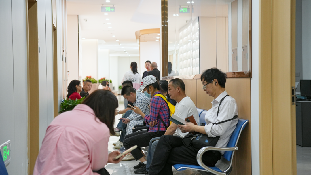 他们的五一，用坚守铸就劳动荣光【四川结石病医院】(图2)