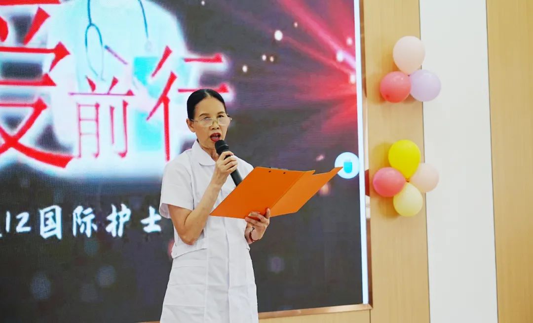 南丁格尔精神绽放!这场护士节庆典,有温度更有力量【四川结石病专科医院】(图3) 南丁格尔精神绽放!这场护士节庆典,有温度更有力量【四川结石病专科医院】(图3)