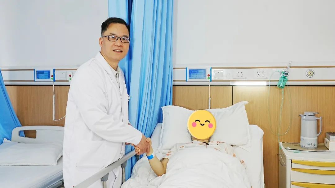 幼儿园大厨的“脐”遇:圆梦保胆,不留手术痕迹【四川保胆取石案例】(图3) 幼儿园大厨的“脐”遇:圆梦保胆,不留手术痕迹【四川保胆取石案例】(图3)