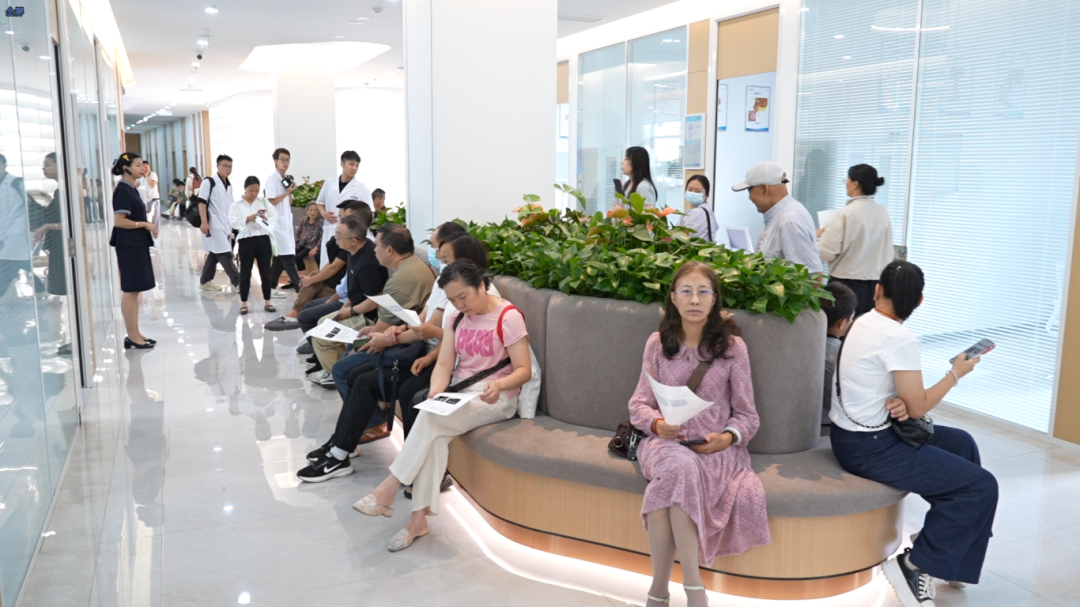 “中国保胆老大”盛赞!四川结石病医院领跑隐痕保胆技术(图2) “中国保胆老大”盛赞!四川结石病医院领跑隐痕保胆技术(图2)