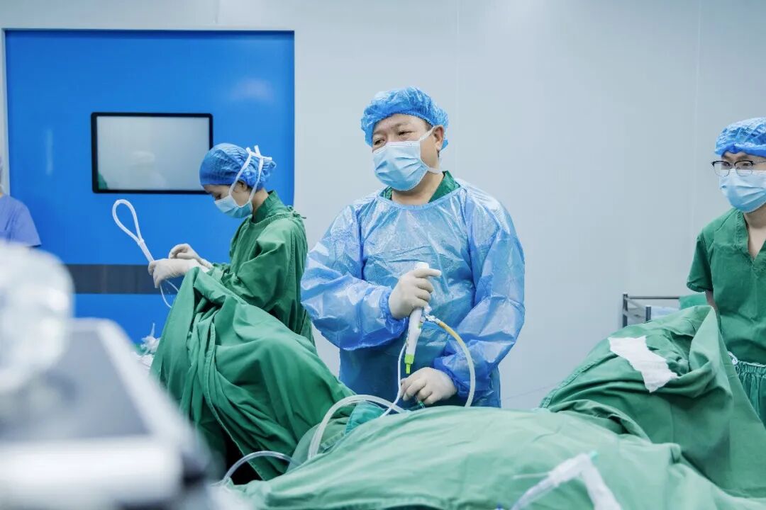 “常年立信高一刀”：春节前的特殊锦旗【四川肾结石专科医院】(图3)